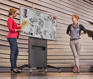 Salamander Designs Two New Mobile Display Stands